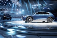 Audi e-tron quattro concept na wystawie Frankfurt Motor Show 2015
