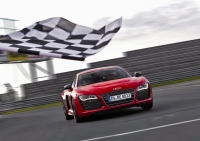 Audi R8 e-tron ustanawia rekord toru Nürburgring Nordschleife