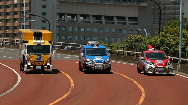Auta elektryczne Nissana w serialu Ultraman X