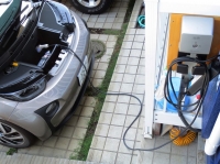 BMW i3 w Japonii będzie ładowane przez bagażnik