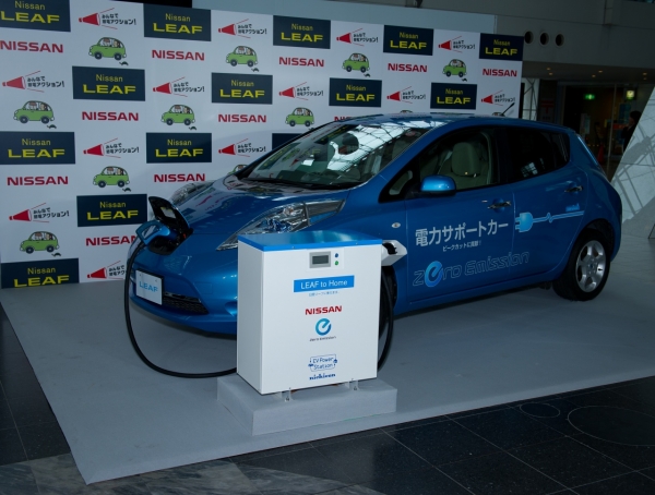 Nissan Leaf i EV Power Station (system Leaf to Home)