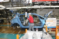 Firmy samochodowe zawieszają produkcję w Japonii