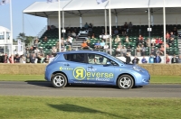 Nissan Leaf z rekordem Guinnessa w jeździe tyłem