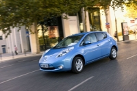Nissan rozpoczyna sprzedaż Leafa we Francji
