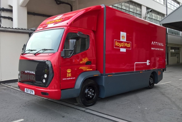 Ciężarówka elektryczna firmy Arrival we flocie Royal Mail