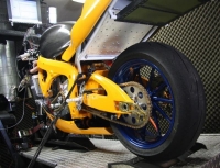 Motocykl SWIGZ.COM Pro Racing na hamowni