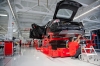 Tesla Factory - montaż końcowy Modelu S