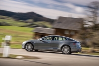Tesla Model S błyszczy także w Szwajcarii