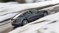Model S pokonał 375 km na jednym ładowaniu w warunkach zimowych