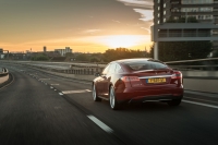 Tesla Model S w programie Fully Charged