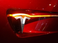 Kilka nowych filmików o Tesla Model S