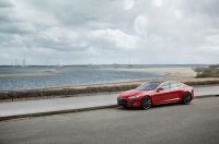 Tesla wprowadza Model S 90 kWh i opcję jeszcze lepszego przyspieszenia