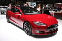 Tesla Model S P85D pokonuje Nürburgring w niecałe 9-minut
