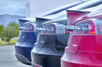 W III kw. 2015r. Tesla Motors dostarczyła do klientów ponad 11.500 Modeli S
