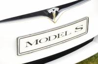 Ciekawa prezentacja pięknej Tesli Model S P100D