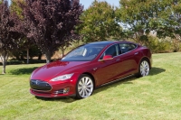 Tesla Model S w programie Car and Driver