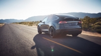 Tesla Model X przyspieszeniem bije Audi SQ7 i to w wersji 100D