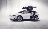 Tesla Model X zrecenzowana przez carwow