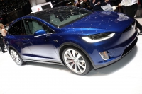 Tesla Model X na wystawie Geneva Motor Show 2016