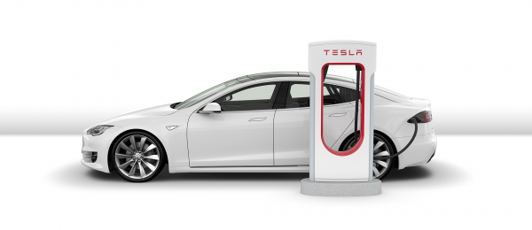 Tesla Model S na stacji szybkiego ładowania Tesla Supercharger