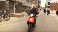 Berlińska wypożyczalnia skuterów elektrycznych Emmy w programie Fully Charged
