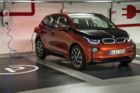 BMW rozpoczęło sprzedaż samochodów elektrycznych i3