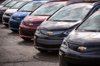Chevrolet Bolt EV nie sprzedaje się tak jak oczekiwano. Auta czekają u dealerów