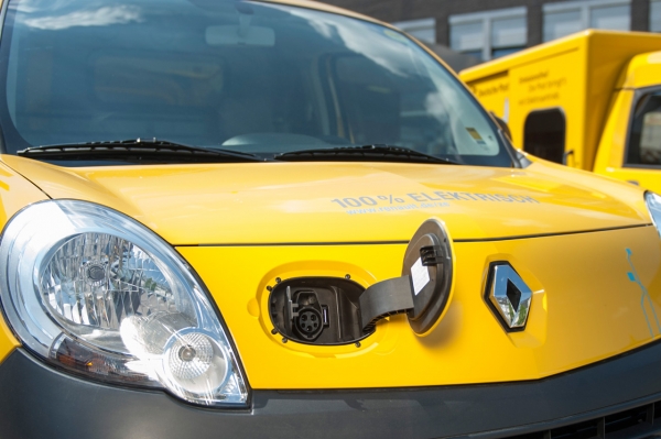 Renault Kangoo Maxi Z.E. we flocie Deutsche Post DHL