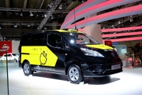 Elektryczna taksówka Nissan e-NV200 na wystawie Frankfurt Motor Show 2013