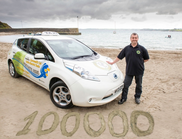 Nissan Leaf 2013 firmy C&C Taxis - przebieg około 161 tys. km