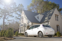 Zjazd sprzedaży Nissana Leafa w USA rozciąga się na wrzesień
