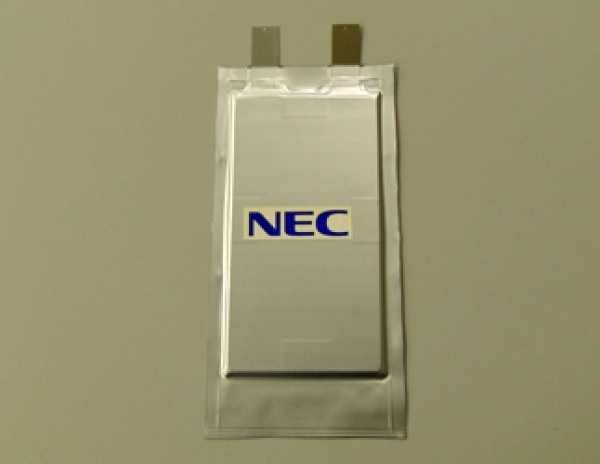 prototyp laminowanego ogniwa litowo-jonowego NEC Corporation o energii właściwej 200 Wh/kg