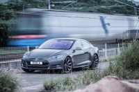 Tesla Model S (wersja dla ruchu lewostronnego)