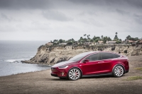 Tesla poszerza gamę Modeli X o tańszą wersję 60D