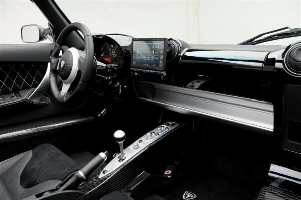 wnętrze Tesla Roadster
