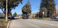 Tesla Semi przyspiesza tak szybko, że zostawia ślady opon na ulicy - nagranie