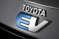Pierwsze dwa zdjęcia nowej Toyoty RAV4 EV