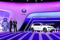 Volkswagen e-Golf na wystawie Frankfurt Motor Show 2013
